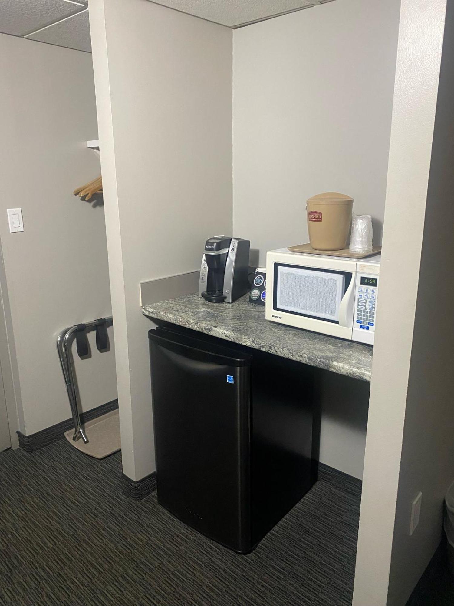 Travelodge By Wyndham グランド・プレーリー エクステリア 写真