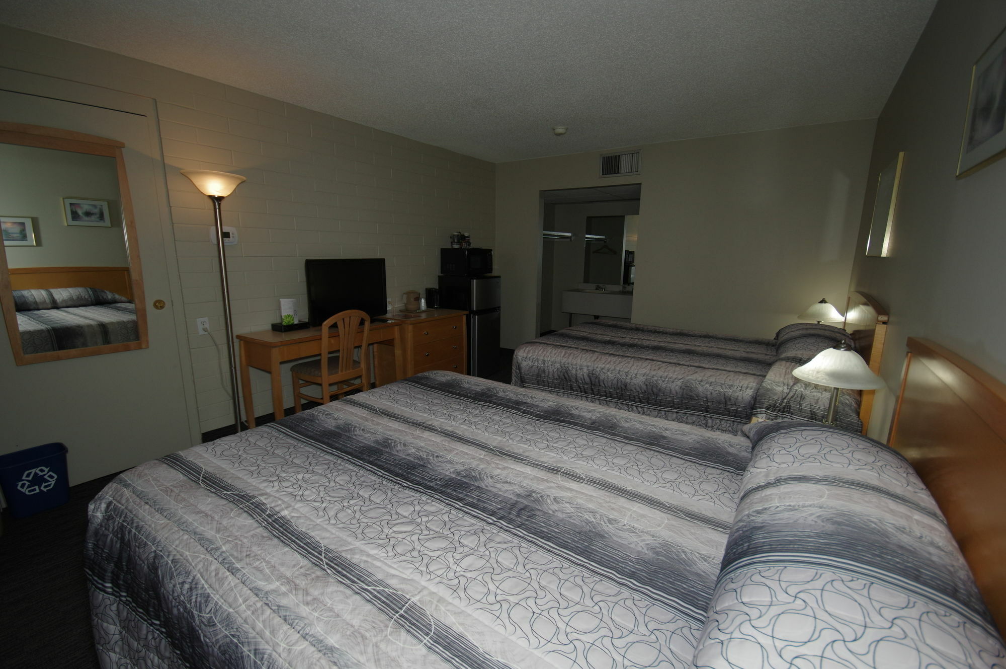 Travelodge By Wyndham グランド・プレーリー エクステリア 写真