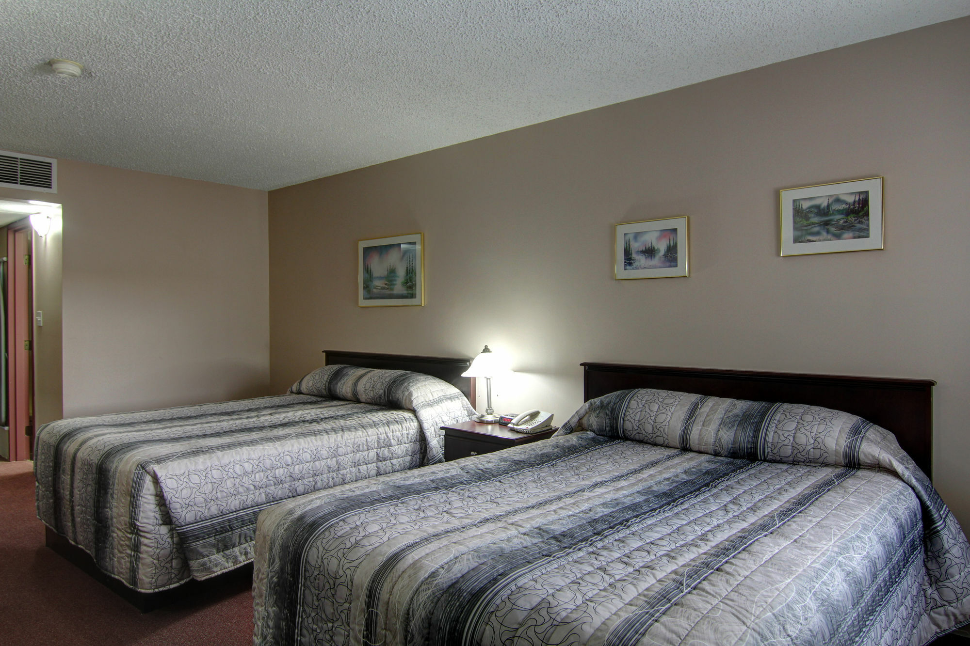 Travelodge By Wyndham グランド・プレーリー エクステリア 写真